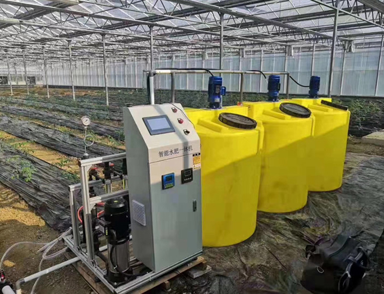 智能施肥機